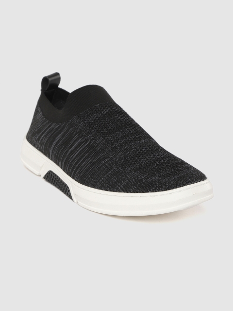 

Carlton London sports Men Charcoal Grey & Black Striped Running Shoes
