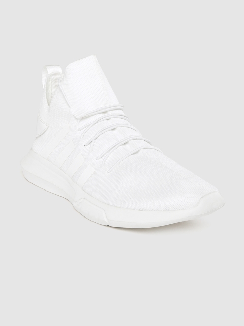 

Carlton London sports Men White Solid Running Shoes