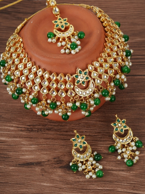 

FIROZA Gold-Toned & Green Kundan-Studded & Beaded Jewellery Set