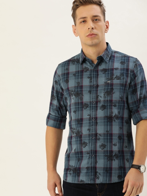 

Lee Cooper Men Navy Blue & Maroon Regular Fit Floral Printed Casual Shirt