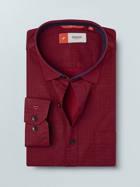 

INVICTUS Sport Men Maroon & Navy Blue Slim Fit Checked Casual Shirt