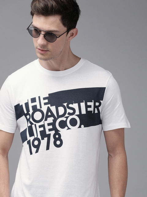 

Roadster Men White & Navy Blue Brand Carrier Printed Round Neck T-shirt