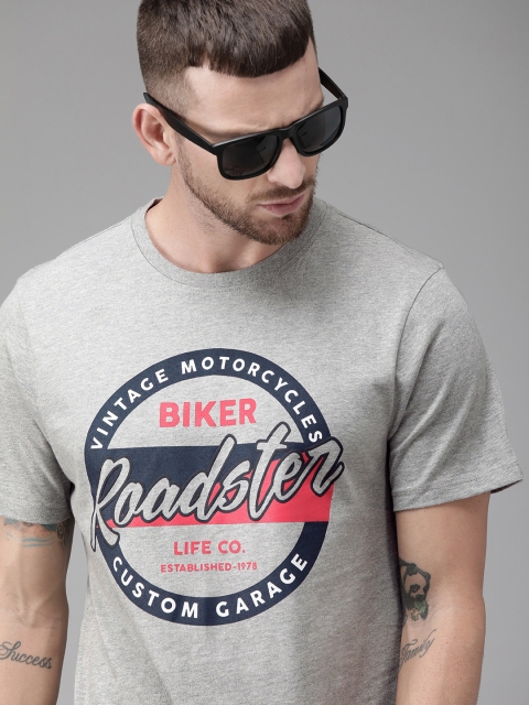 

Roadster Men Grey Melange Printed Round Neck T-shirt
