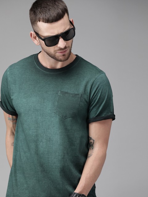 

The Roadster Lifestyle Co Men Green Dyed Round Neck Pure Cotton T-shirt