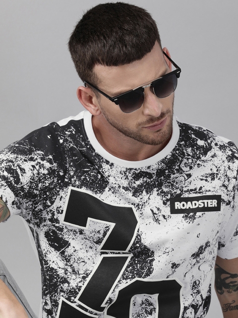 

The Roadster Lifestyle Co Men White Black Printed Round Neck Pure Cotton T-shirt