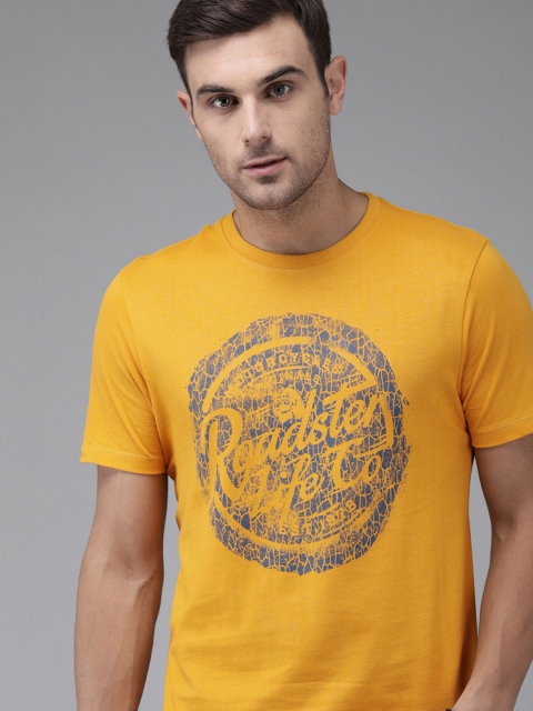 

Roadster Men Mustard Yellow Brand Carrier Printed Round Neck T-shirt