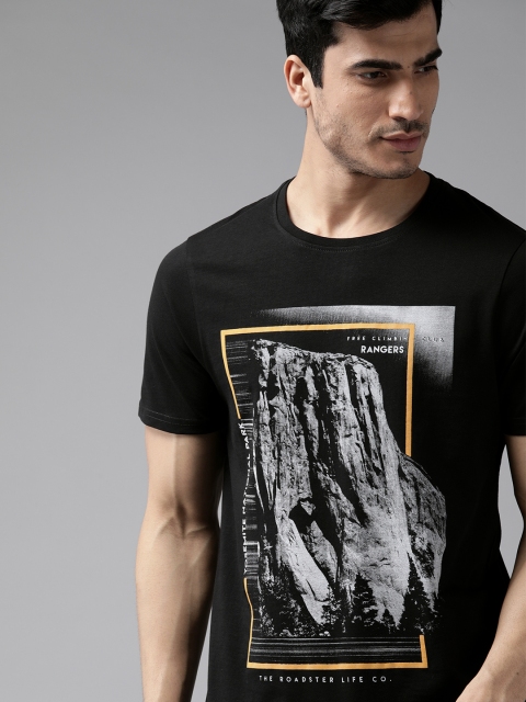 

Roadster Men Black Printed Round Neck T-shirt