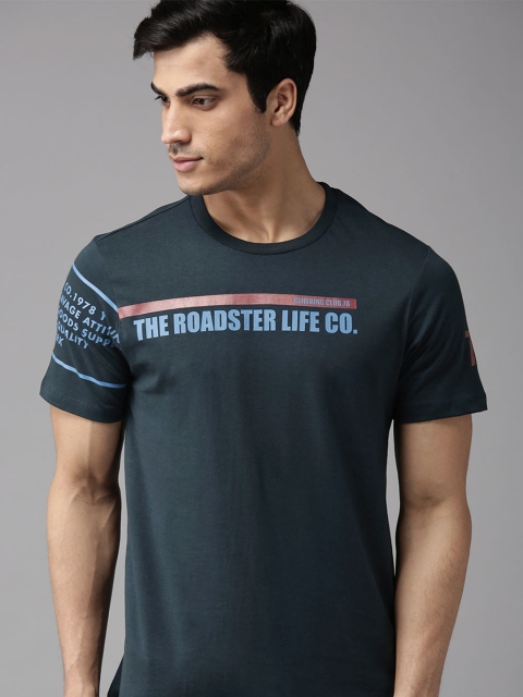 

Roadster Men Navy Blue Solid Round Neck T-shirt