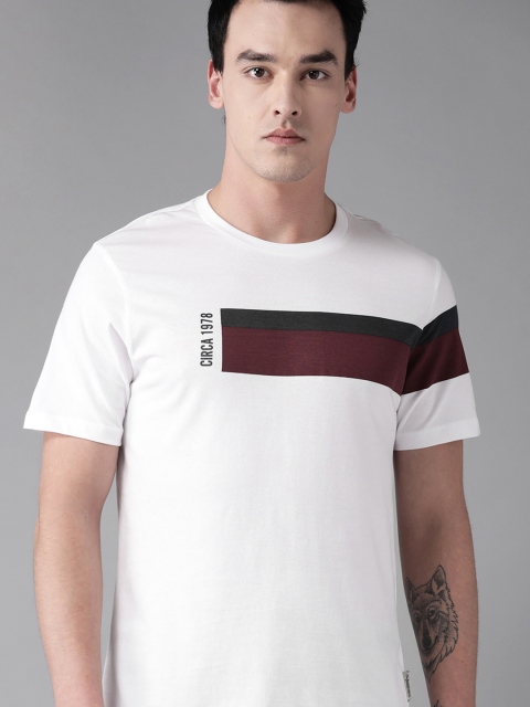 

Roadster Men White & Maroon Placement Print Round Neck T-shirt