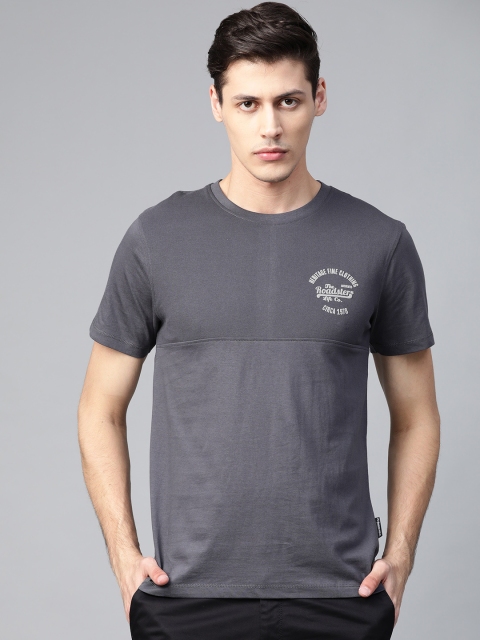 

Roadster Men Charcoal Grey Textured Round Neck T-shirt