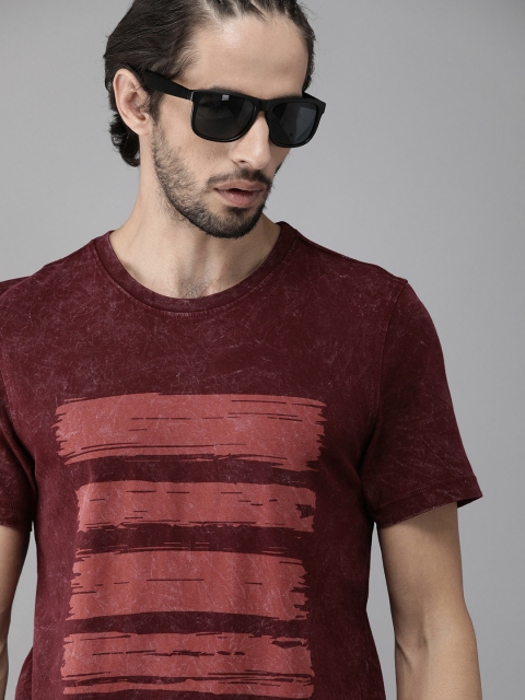 

Roadster Men Burgundy Dyed & Printed Round Neck T-shirt