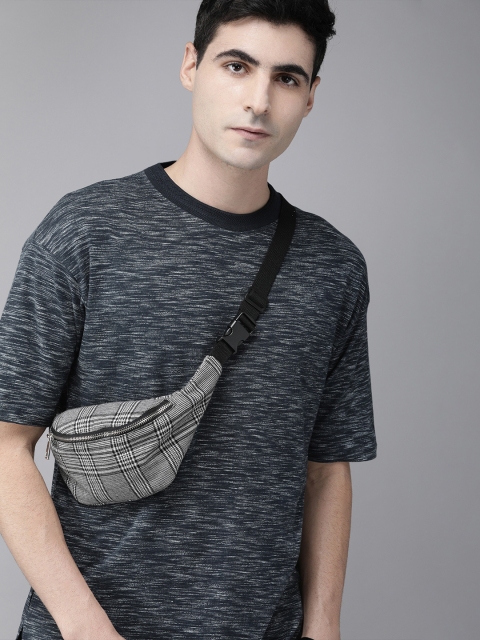 

The Roadster Lifestyle Co Men Navy Blue Printed Round Neck T-shirt