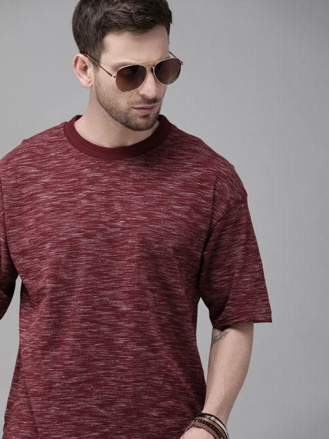 

Roadster Men Maroon Solid Round Neck T-shirt