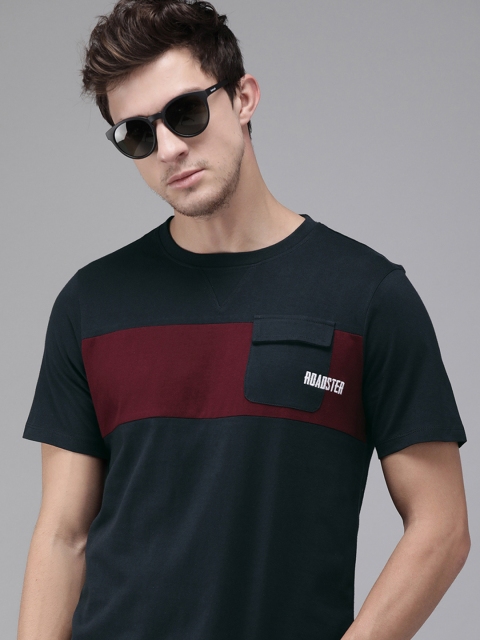 

Roadster Men Navy Blue & Maroon Colourblocked Round Neck T-shirt