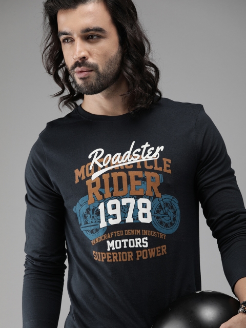

Roadster Men Navy Blue Printed Round Neck T-shirt
