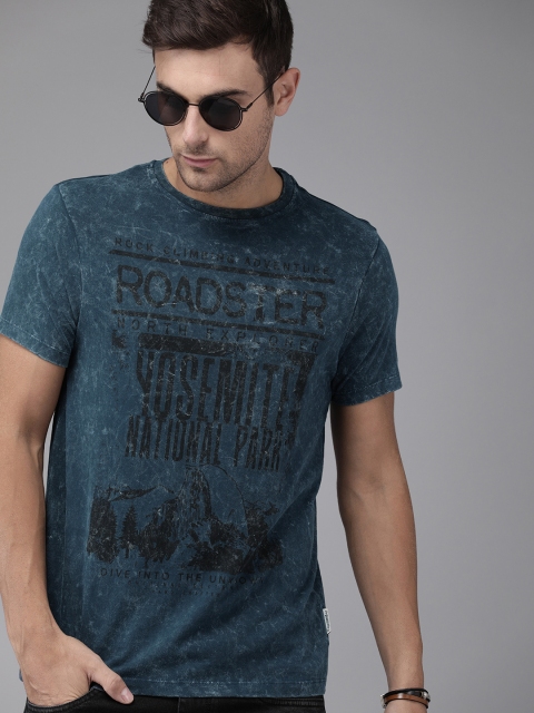 

Roadster Men Teal Blue Laundered Graphic Printed Round Neck Pure Cotton T-shirt