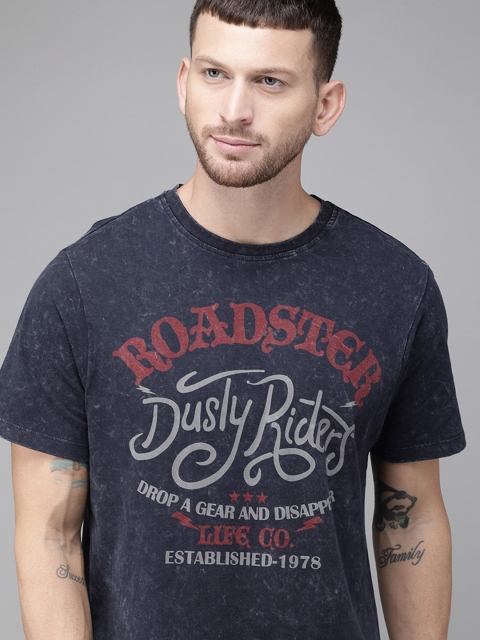 

Roadster Men Navy Blue Laundered Graphic Printed Round Neck T-shirt