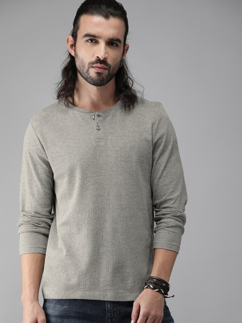 

Roadster Men Grey Melange Solid Henley Neck T-shirt