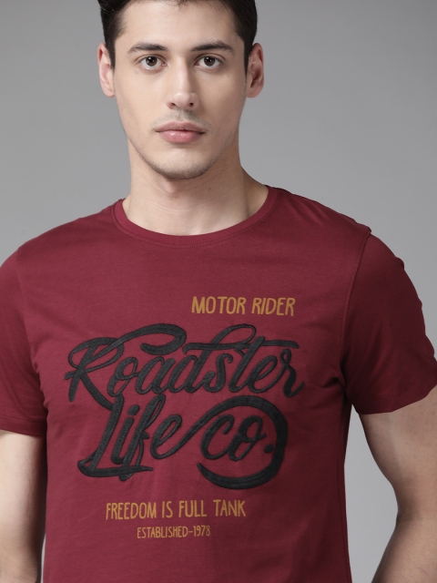 

Roadster Men Maroon & Black Embroidered Pure Cotton Round Neck T-shirt