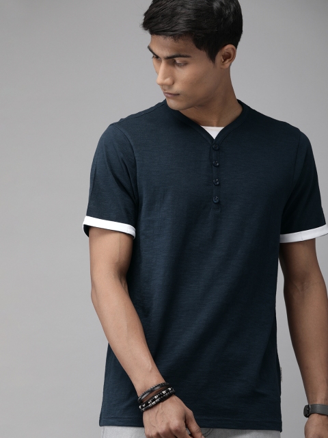 

Roadster Men Navy Blue Solid Henley Neck T-shirt