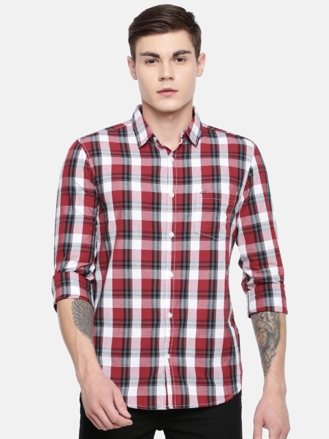 

SPYKAR Men Red & White Slim Fit Checked Casual Shirt