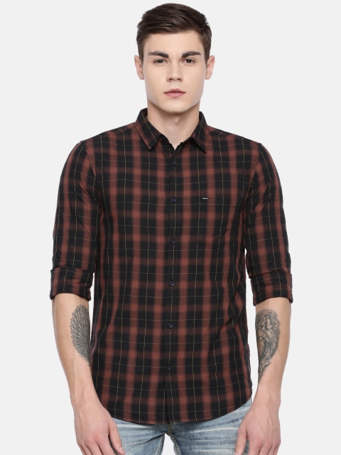 

SPYKAR Men Rust & Black Slim Fit Checked Casual Shirt