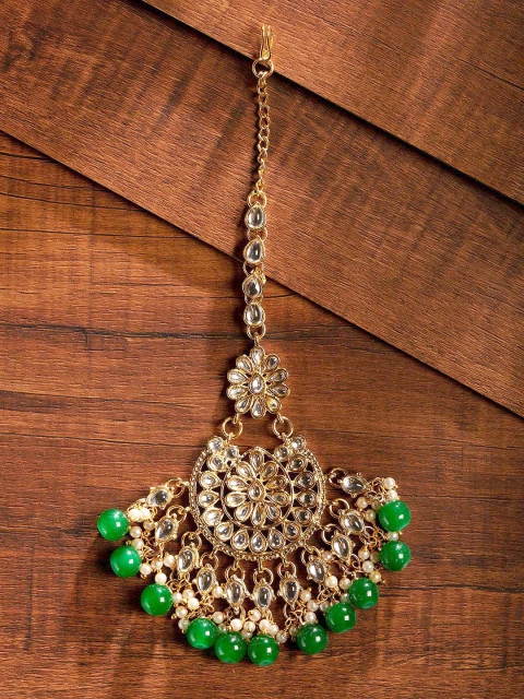 

Zaveri Pearls Gold-Toned & Green Kundan & Dangling Beaded Maangtikka