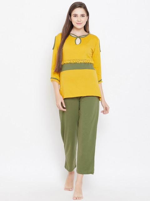 

9teenAGAIN Women Yellow & Green Solid Night Suit