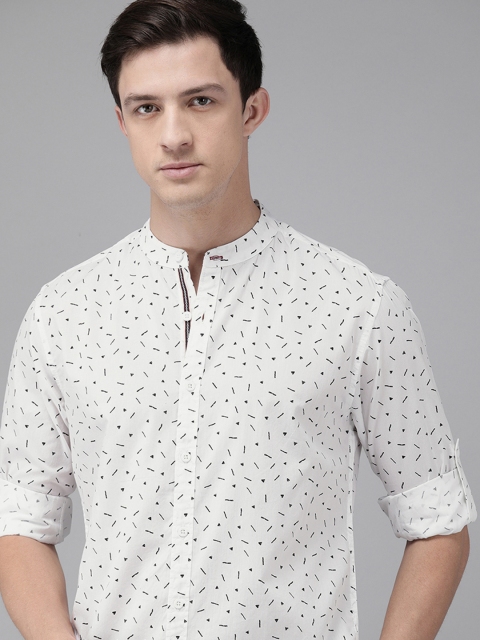 

The Roadster Lifestyle Co Men White & Black Regular Fit Printed Casual Shirt