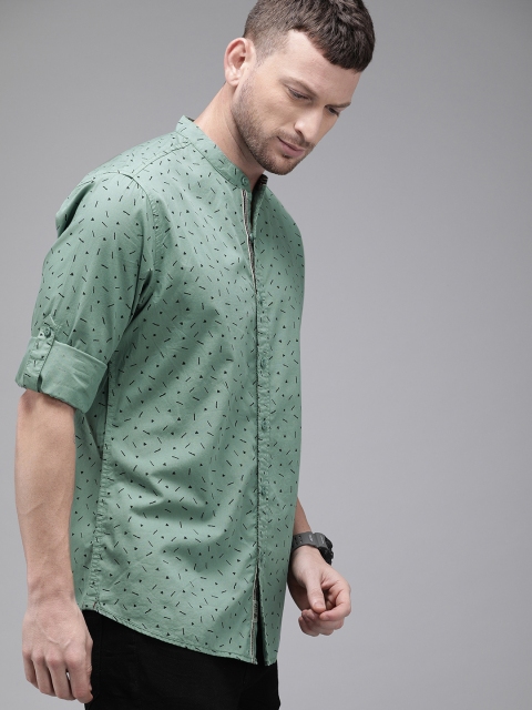 

Roadster Men Sea Green & Black Regular Fit Printed Casual Shirt