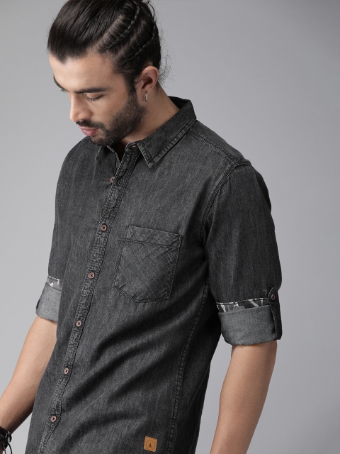 

Roadster Men Black Regular Fit Washed Casual Denim Shirt