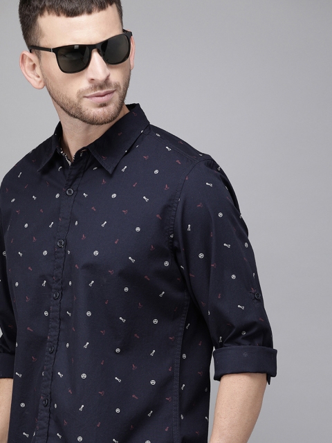 

Roadster Men Navy Blue & White Regular Fit Printed Casual Shirt