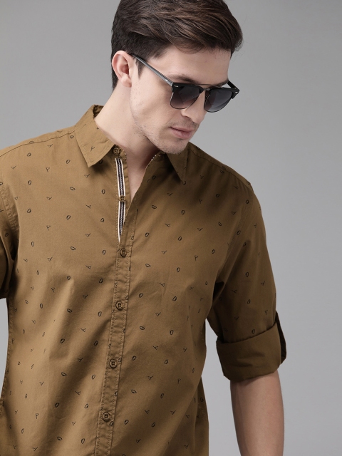 

Roadster Men Brown Regular Fit Printed Casual Shirt