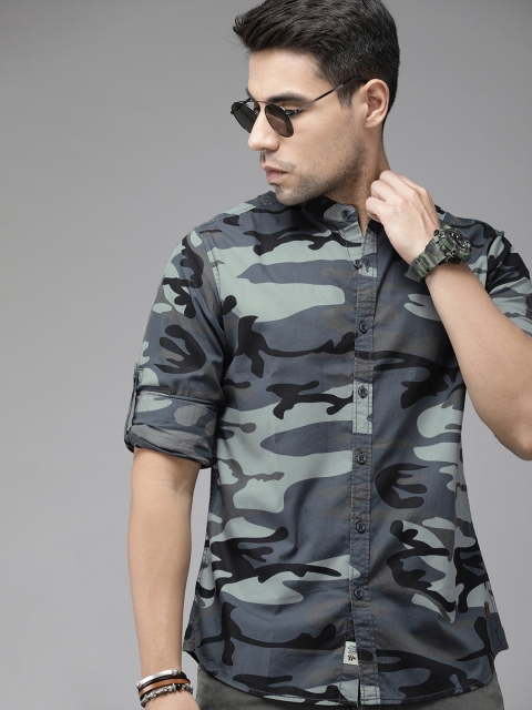 

Roadster Men Grey Regular Fit Printed Casual Shirt