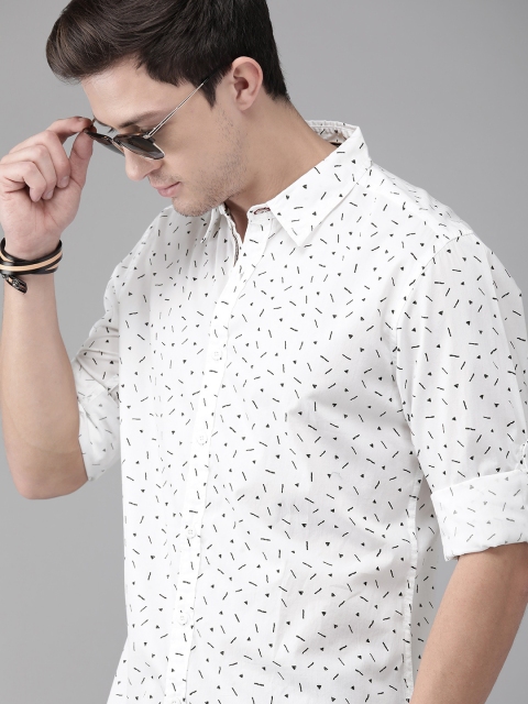 

Roadster Men White & Black Regular Fit Printed Casual Shirt