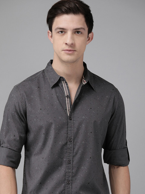 

The Roadster Lifestyle Co Men Charcoal Grey & Black Regular Fit Printed Casual Shirt