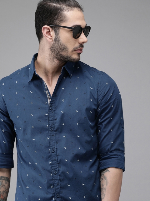 

Roadster Men Blue Regular Fit Printed Casual Shirt