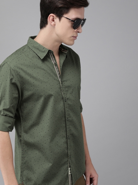 

Roadster Men Olive Green & Black Regular Fit Micro Print Shirt