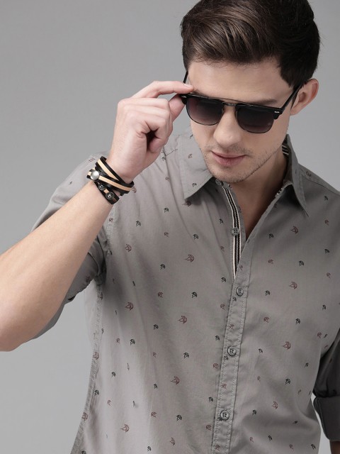 

Roadster Men Grey Regular Fit Printed Casual Shirt