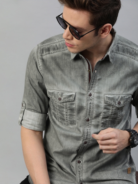 

Roadster Men Grey Regular Fit Self Design Faded Casual Denim Shirt