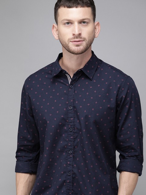 

The Roadster Lifestyle Co Men Navy Blue & Maroon Regular Fit Printed Casual Shirt
