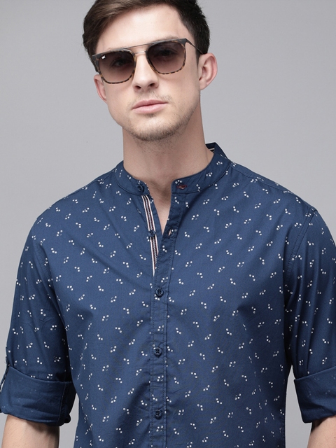 

Roadster Men Navy Blue & White Regular Fit Printed Casual Shirt