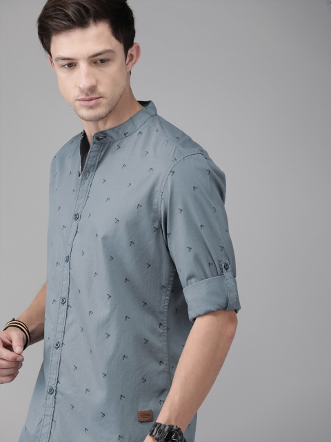 

Roadster Men Blue Regular Fit Printed Casual Shirt