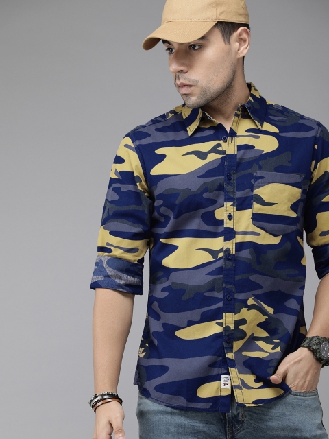 

Roadster Men Blue & Yellow Regular Fit Printed Casual Shirt