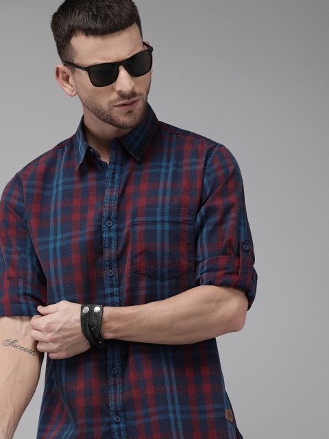 

Roadster Men Red & Blue Checked Regular Fit Casual Shirt