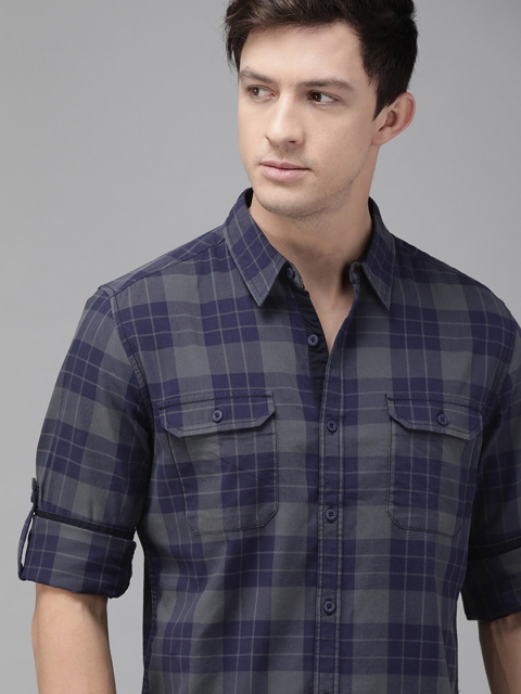 

Roadster Men Navy Blue & Grey Regular Fit Checked Casual Shirt