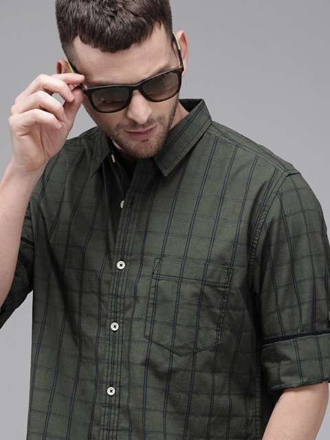 

Roadster Men Olive Green & Blue Regular Fit Checked Casual Shirt