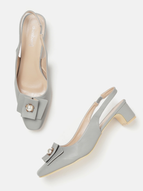 

DressBerry Women Grey Solid Pumps