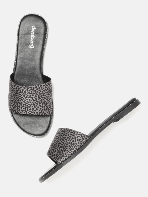 

DressBerry Women Grey & Black Printed Open Toe Flats