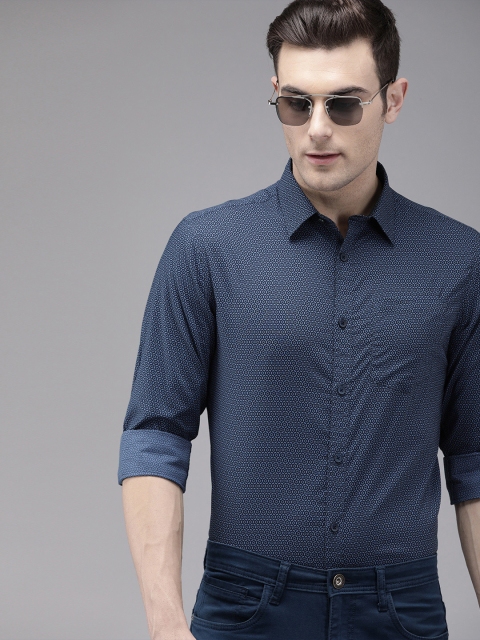 

TrueModa Men Blue Slim Fit Printed Smart Casual Shirt